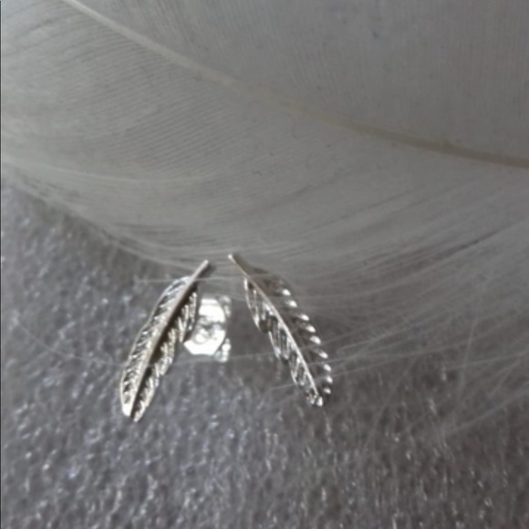 Sterling Silver 925 Feather Stud Earrings - Picture 4 of 4